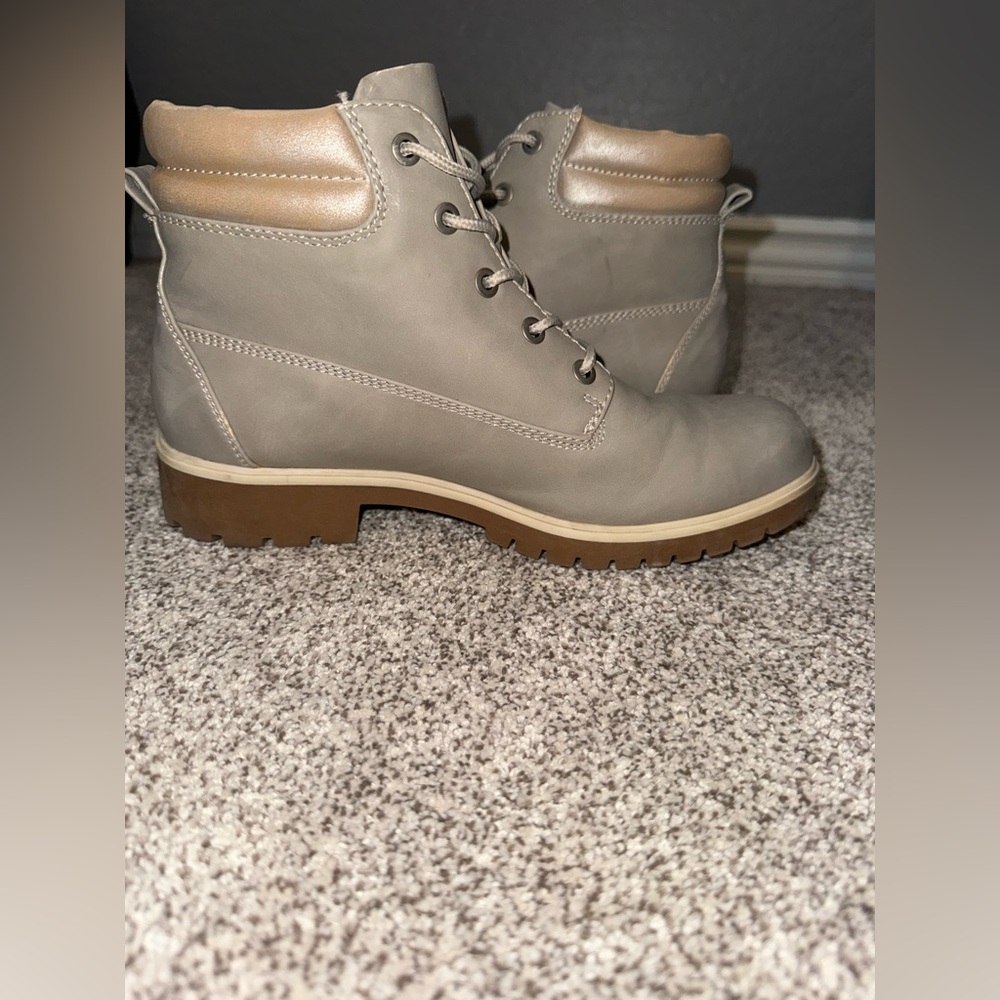 Women's Gray Lace-Up Boots